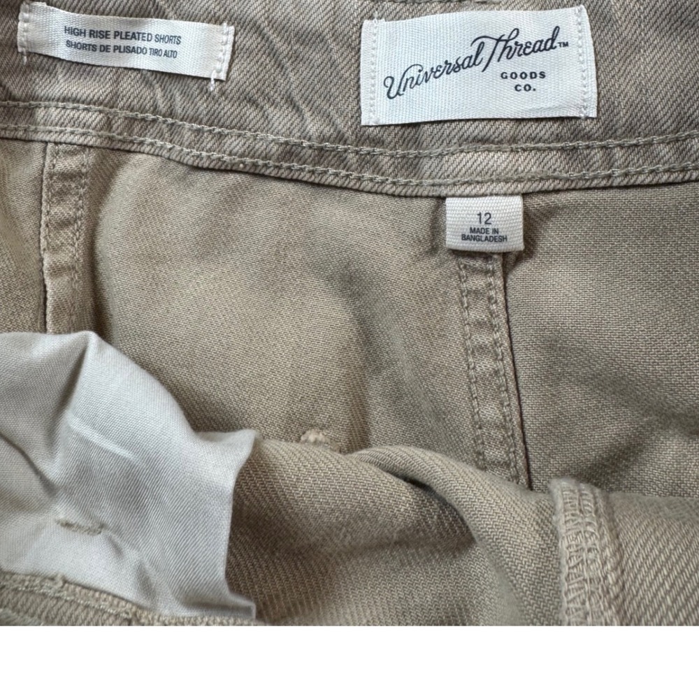 Universal Thread Khaki Pleated Shorts High Rise Slim Hip Leg Tan Size 12 NWT - Picture 6 of 7